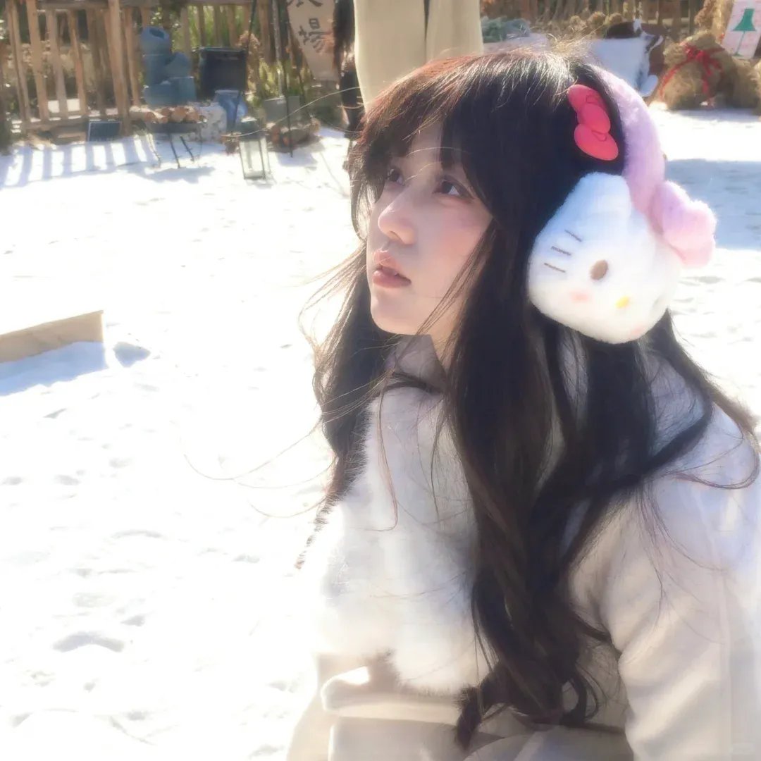 山花依旧笑春风